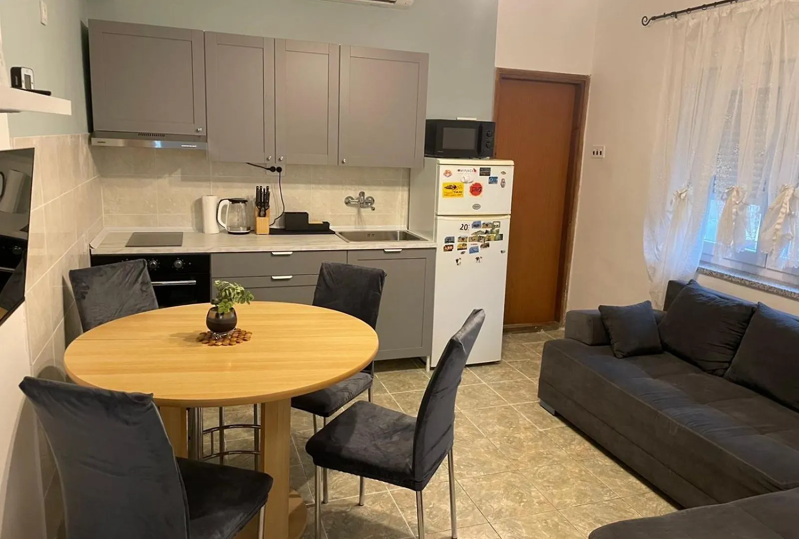 Apartman Mila - Free Parking And Wifi Rijeka 0*,  Croatia